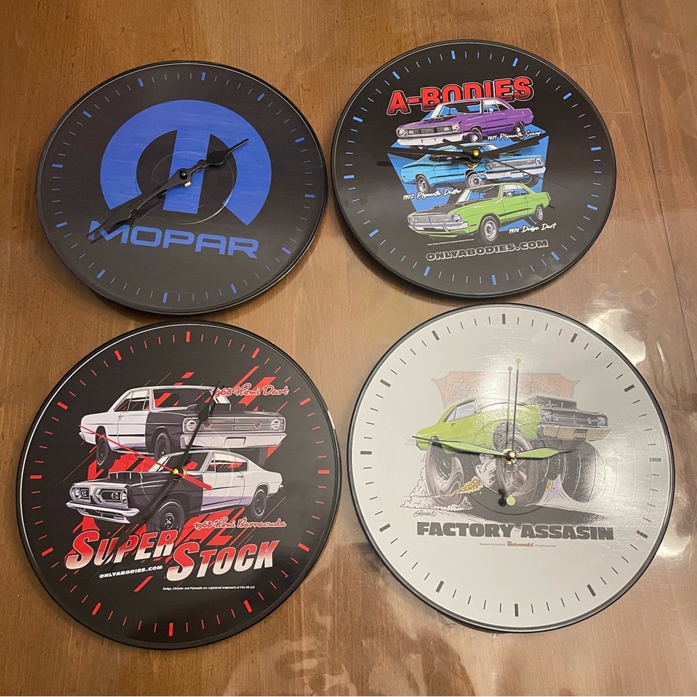Mopar Sign Clocks